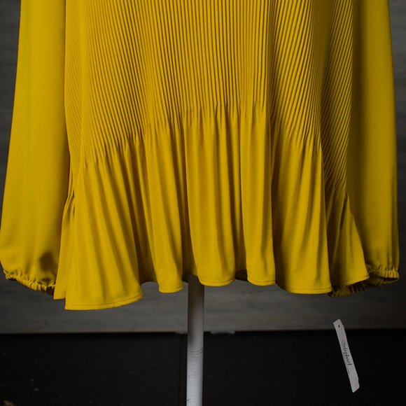 Luisa Cerano Mustard Pleated Blouse Women's 12 NWT - Picture 8 of 12